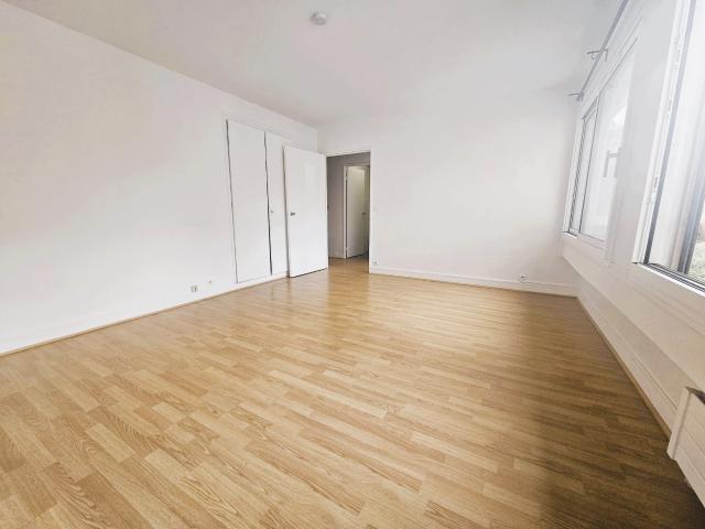 Studio location à Boulogne-Billancourt, Boulogne-billancourt