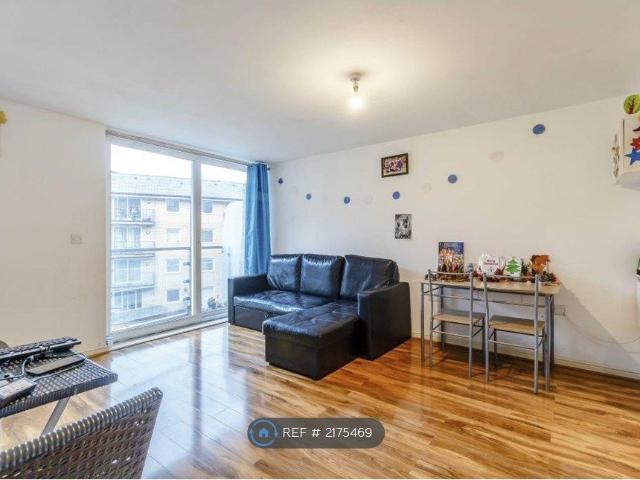 House for rent in London Borough of Hounslow, Greater London