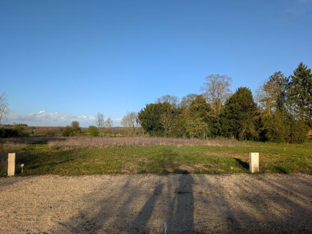 Terrain vente à Berchères-Saint-Germain, Eure-et-Loir