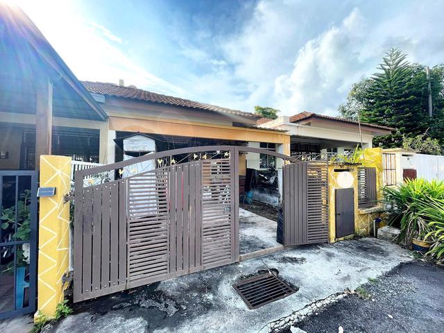 Terraced House for sale in Tanjong Sepat, Selangor