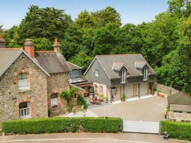 House for sale in Weir Quay, Devon