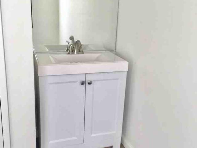 Apartment for rent in Canoga Park, California