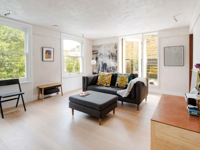 Apartment for rent in Highbury, Greater London