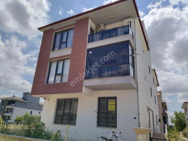 Bergama, İzmir içerisinde kiralık mülk