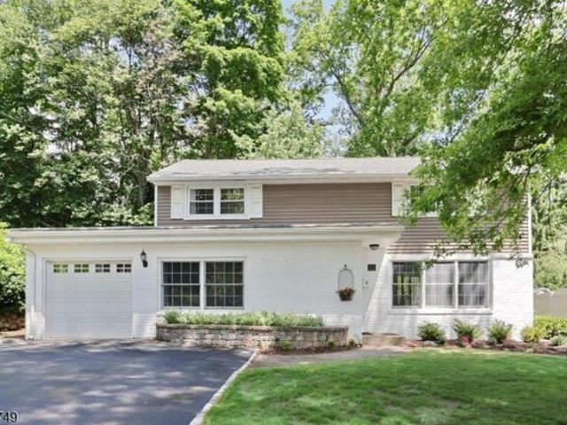 House for sale in Waldwick, New Jersey