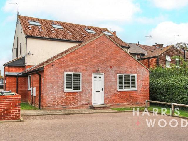 House for rent in Mile End, Fordham Heath