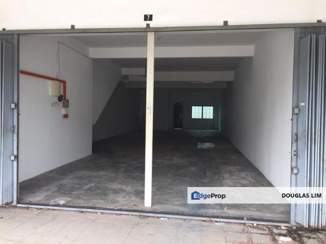 Shop for rent in Seksyen 32, Shah Alam