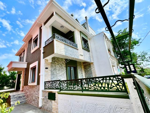 Edremit içerisinde satılık Villa
