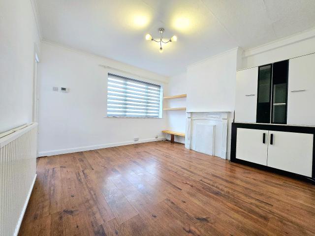 House for rent in London Borough of Ealing, Greater London