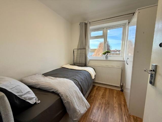 House for rent in London Borough of Hounslow, Greater London
