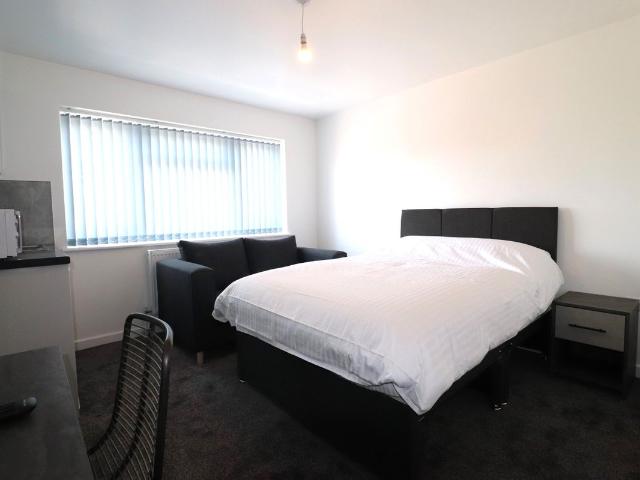 Room for rent in New Town, Monks Orchard