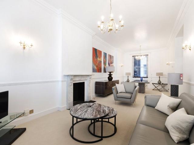 Apartment for rent in Mayfair, Greater London