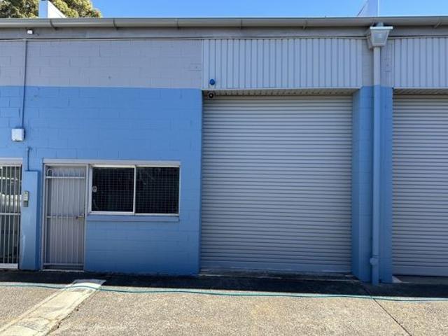 Warehouse for rent in Berkeley Vale, Gosford