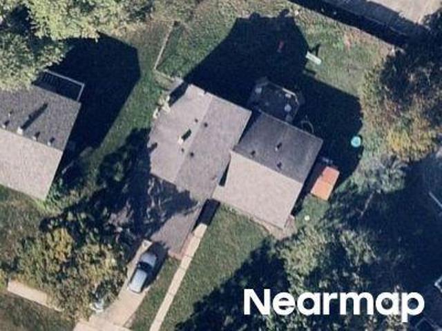 House for sale in Mchenry, Illinois