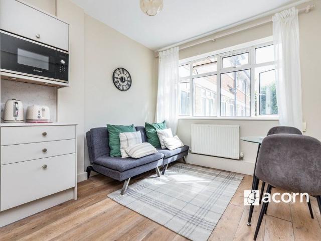 Apartment for rent in Old Kent Road, Cat Hill