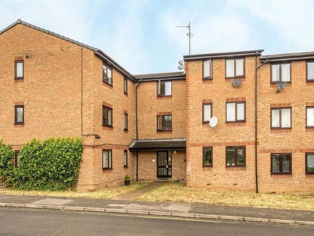 Apartment for rent in Charlton, Greater London