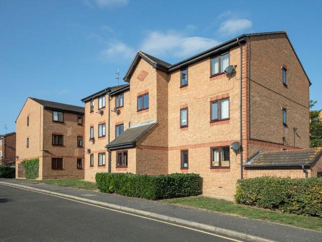 Apartment for rent in Charlton, Greater London