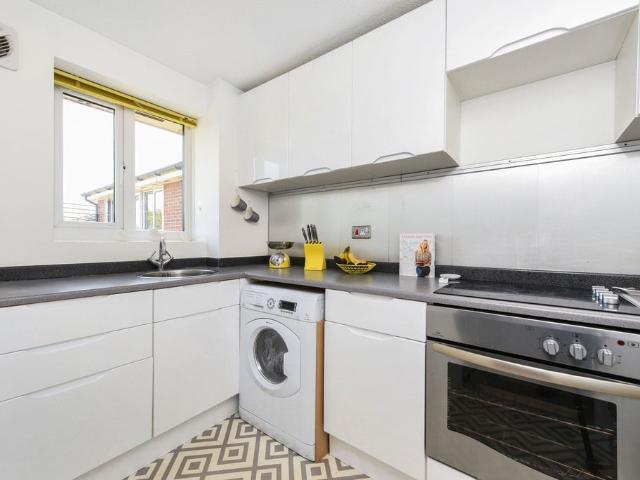 Apartment for rent in Charlton, Greater London