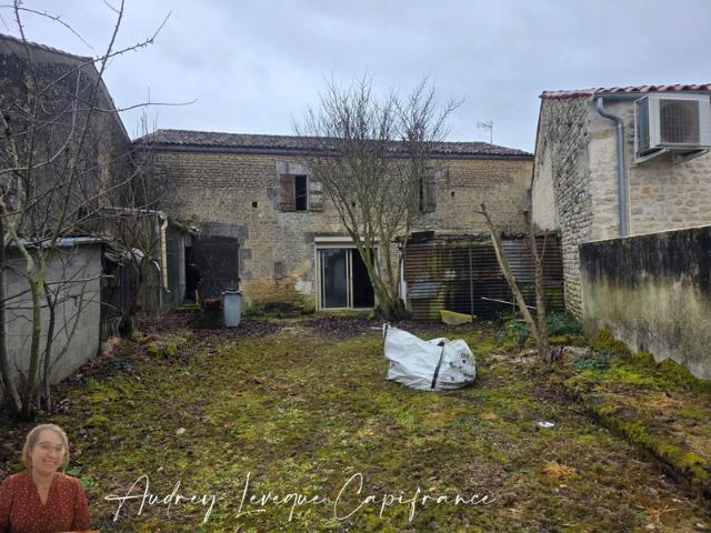 Maison vente à Saint-Jean-d'Angély, Bernay-saint-martin