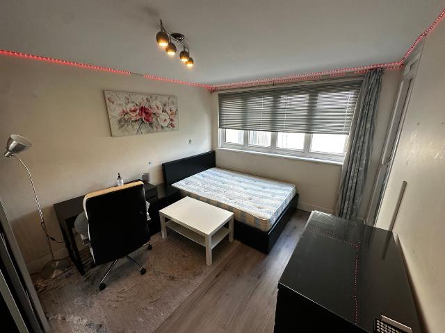 Room for rent in Lisson Green Estate, Greater London
