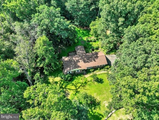 House for sale in White Hall