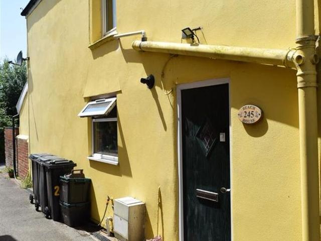 Apartment for rent in Berrow