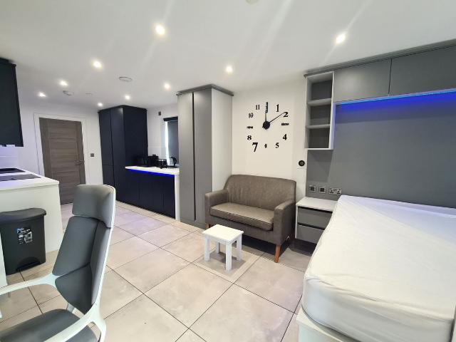 Studio for rent in Hillfields, West Midlands