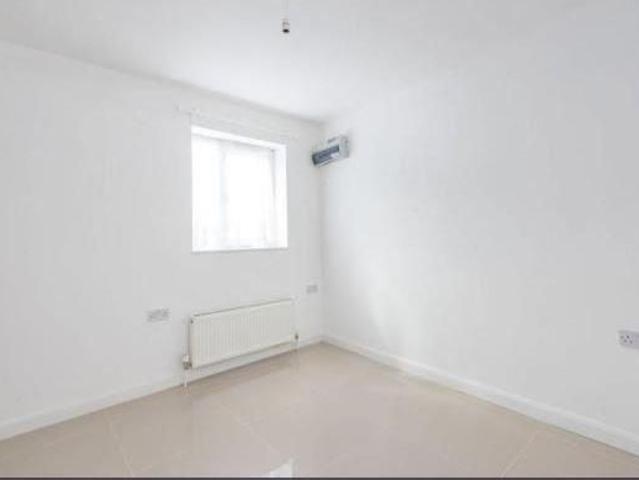 House for rent in London Borough of Ealing, Greater London