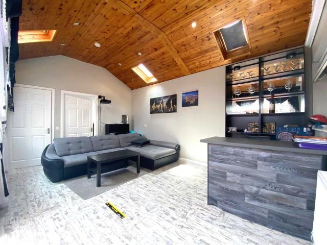 Apartment to rent in Bluebell, North Tipperary
