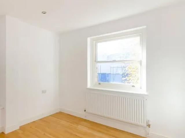 Apartment for rent in Berrylands, Greater London