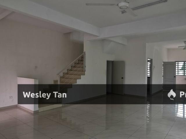 Terraced House for sale in Malaka