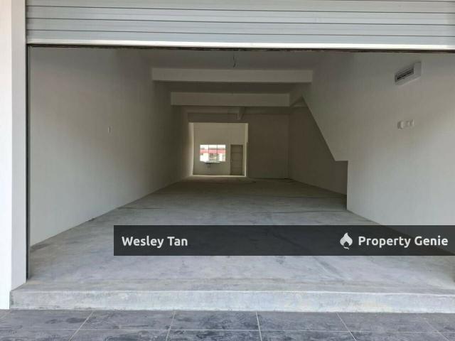 Office for rent in Malaka