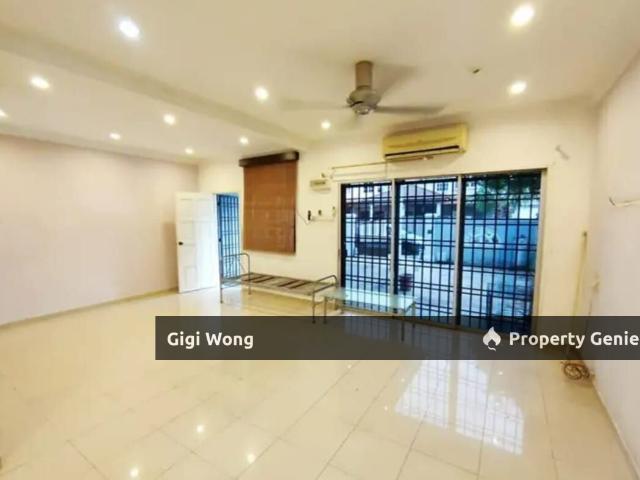 Terraced House for sale in Malaka
