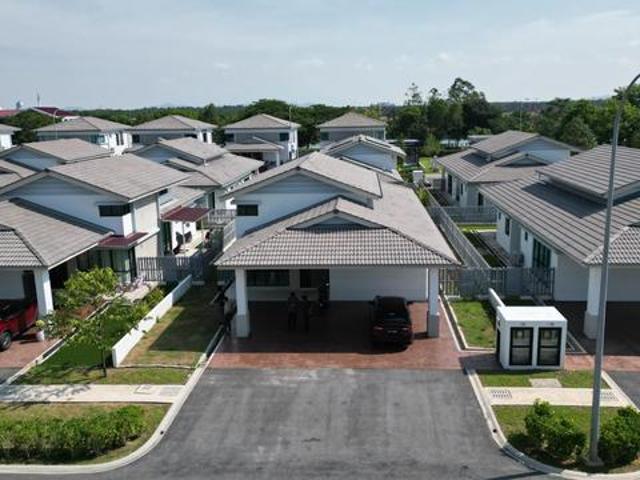 Bungalow for sale in Wellesley, Penang