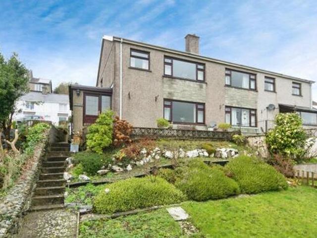 House for sale in Penrhyndeudraeth, Wales