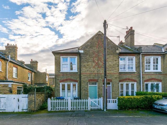 House for rent in London Borough of Merton, Merton Park