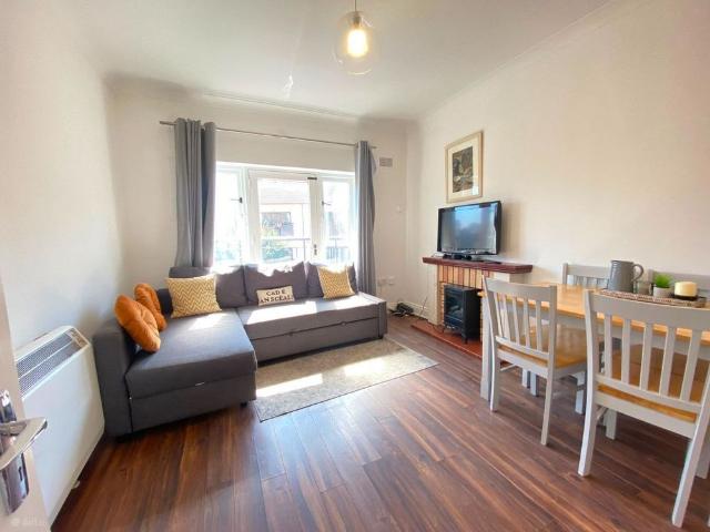 Apartment to rent in Bluebell, North Tipperary