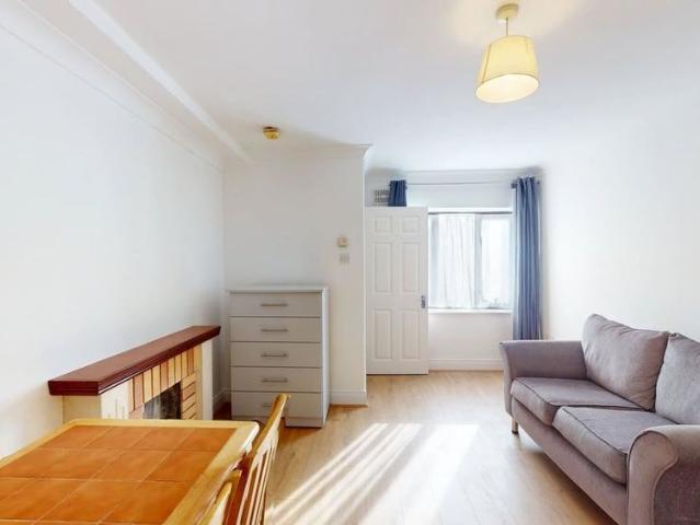 Apartment to rent in Bluebell, North Tipperary
