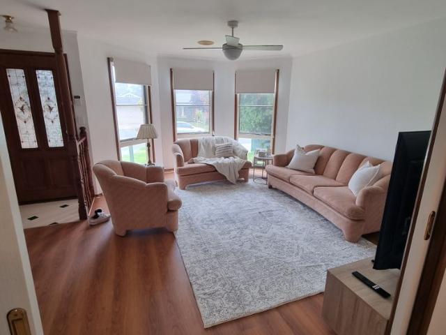 Room for rent in City Of Melbourne, Camerons Creek