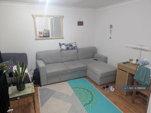Apartment for rent in Custom House, Greater London