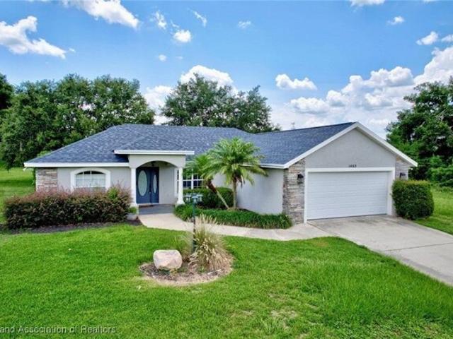 House for sale in Avon Park