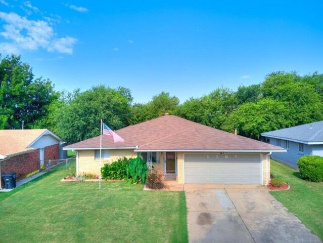 House for sale in Moore House for sale in Moore