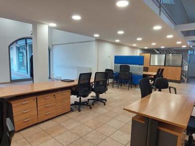 Ufficio in affitto a Besana In Brianza, Lombardia