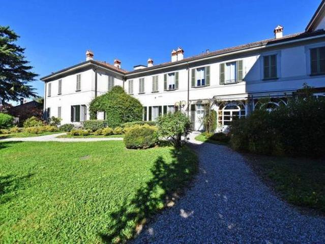 Villa Indipendente in vendita a Besana In Brianza, Lombardia