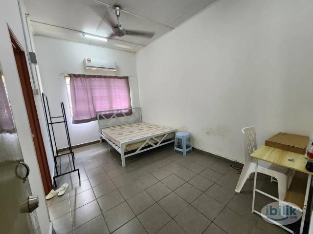 Room for rent in Petaling, Alam Impian