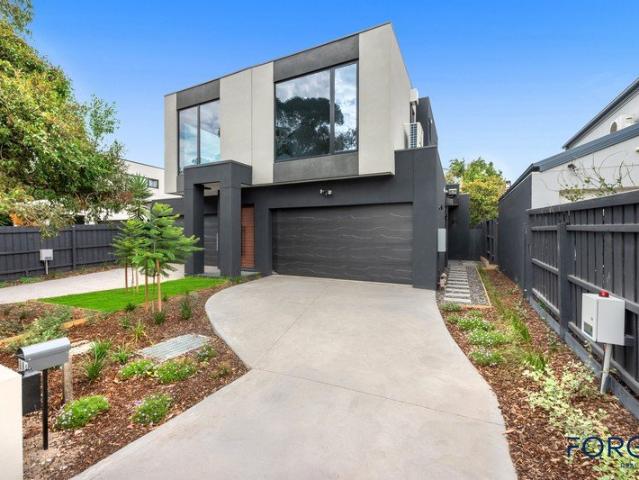 Townhouse for sale in Camerons Creek, Victoria