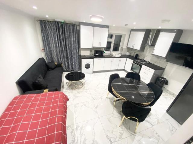 House for rent in Hayes, Greater London