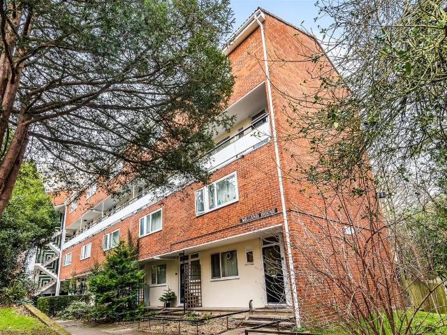 Apartment for rent in Roehampton, Greater London