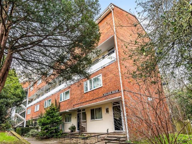 Apartment for rent in Roehampton, Greater London