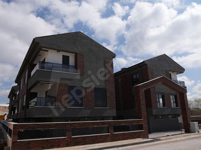 Sazova Mahallesi, Tepebaşı içerisinde satılık Villa